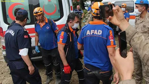 Diyarbakır’da AFAF Görevlisine Araba Çarptı! Depremzedelere Yardım Eden AFAD Görevlisi Hayatını Kaybetti