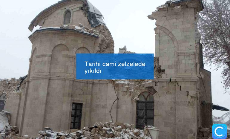 Tarihi cami zelzelede yıkıldı