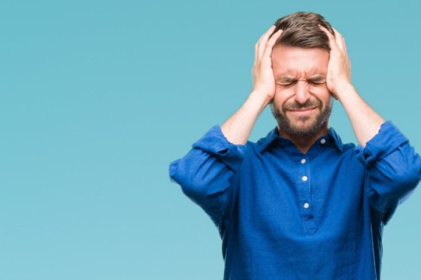 Özel günlerin çekilmez çilesi baş ağrısı neden olur? 5 dakikada baş ağrısından kurtulun