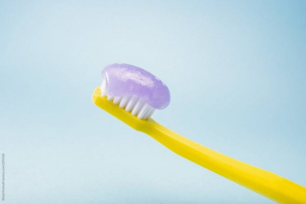Diş macunu ile saç rengi açılır mı? Saça diş macunu sürülürse ne olur?