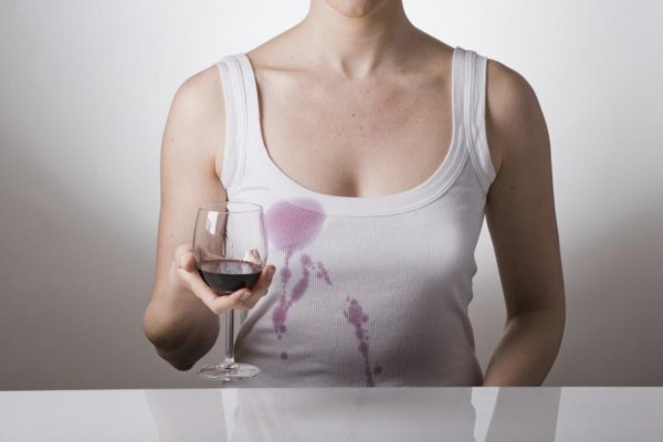 Şarap lekesi nasıl çıkar? Elbiseden, pantolon ve koltuklardan şarap lekesi nasıl çıkarılır?